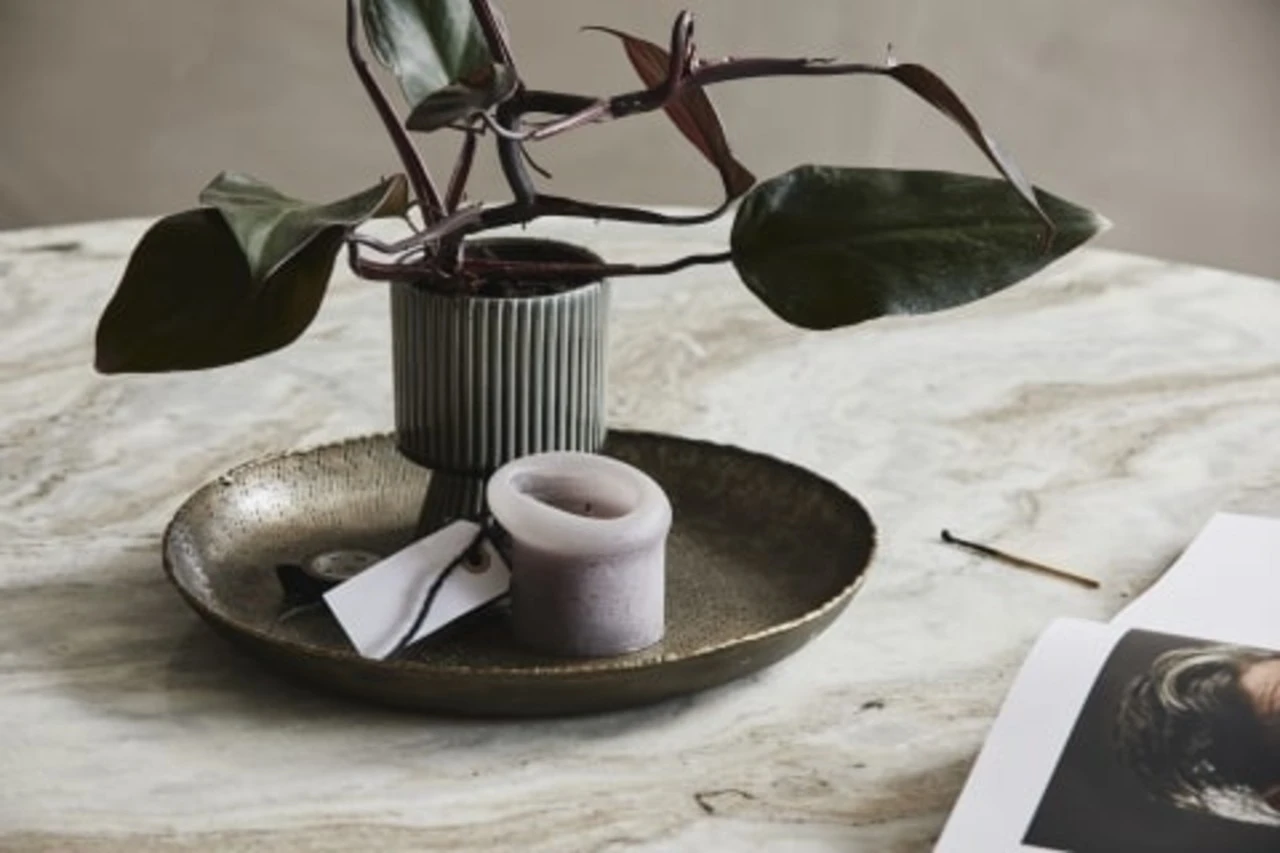 Nordal Danna Dienblad Rond - Antiek Messing 3 Nordal Danna Dienblad Rond - Antiek Messing - Afbeelding 3