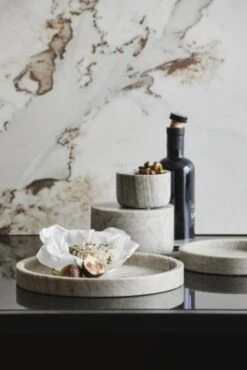 Nordal Vinga Dienblad Large - Bruin Marmer 7 Nordal Vinga Dienblad Large - Bruin Marmer -Kwaliteitsmeubelwinkel nordal vinga dienblad large bruin marmer 2