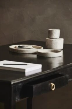 Nordal Vinga Dienblad Large - Bruin Marmer 9 Nordal Vinga Dienblad Large - Bruin Marmer -Kwaliteitsmeubelwinkel nordal vinga dienblad large bruin marmer 4