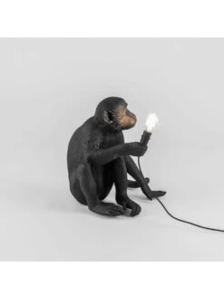 Seletti Monkey Lamp Sitting - Zwart 12 Seletti Monkey Lamp Sitting - Zwart -Kwaliteitsmeubelwinkel seletti monkey lamp sitting zwart 5